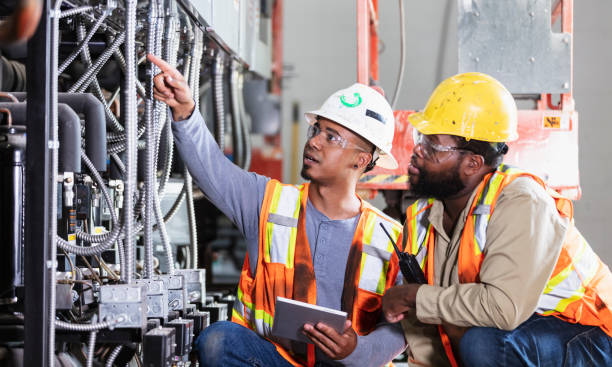 Best Best Electricians Near Me  in Country Club Hills, MO