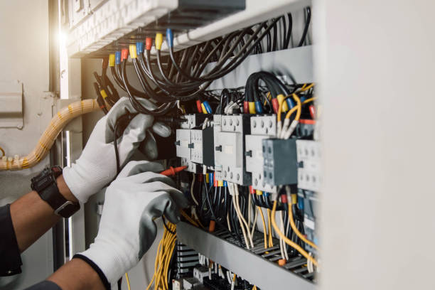 Best Circuit Breaker Repair  in Country Club Hills, MO